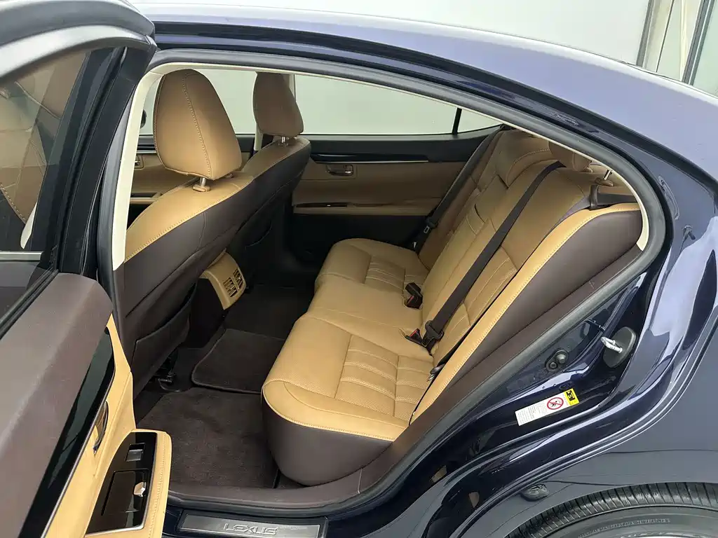 Lexus ES — миниатюра 14