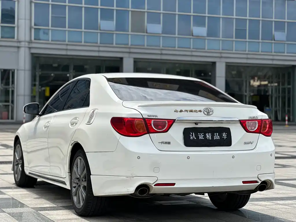Toyota Reiz — миниатюра 5