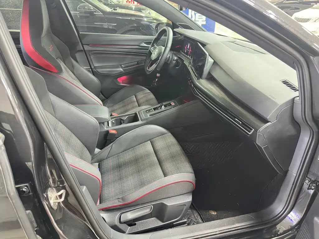 Volkswagen Golf GTI — миниатюра 11