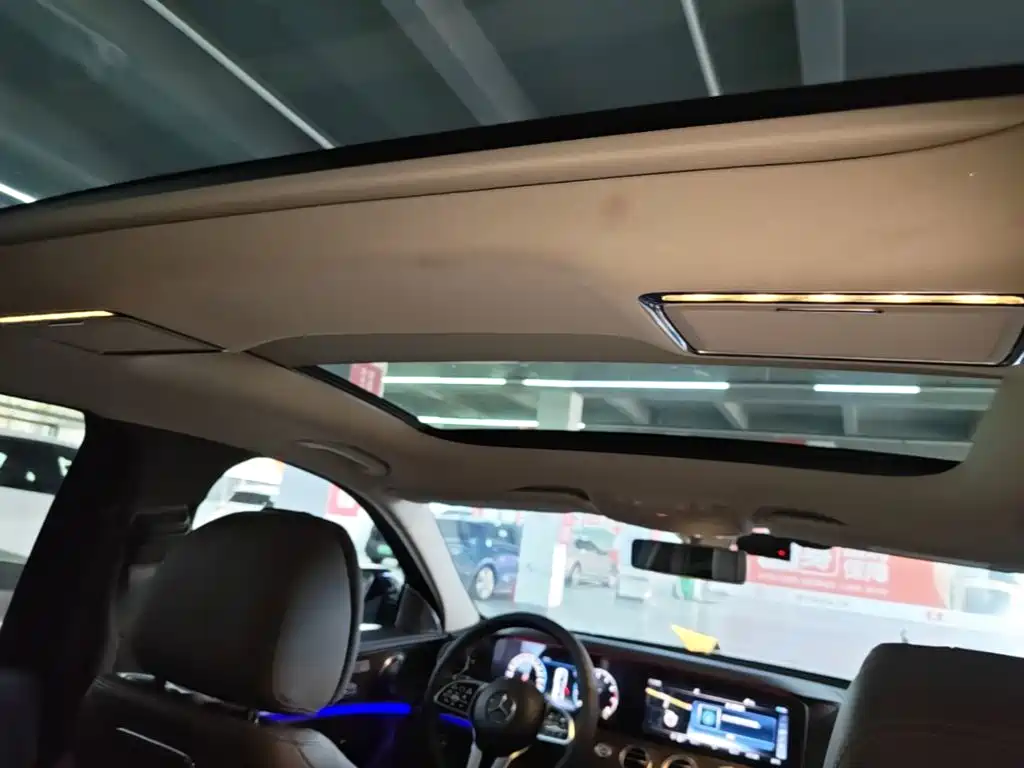 Mercedes-Benz E-Class — миниатюра 18