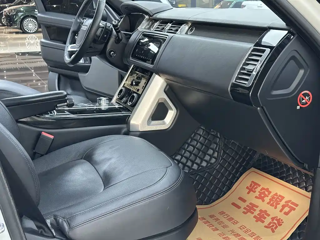 Land Rover Range Rover — миниатюра 8