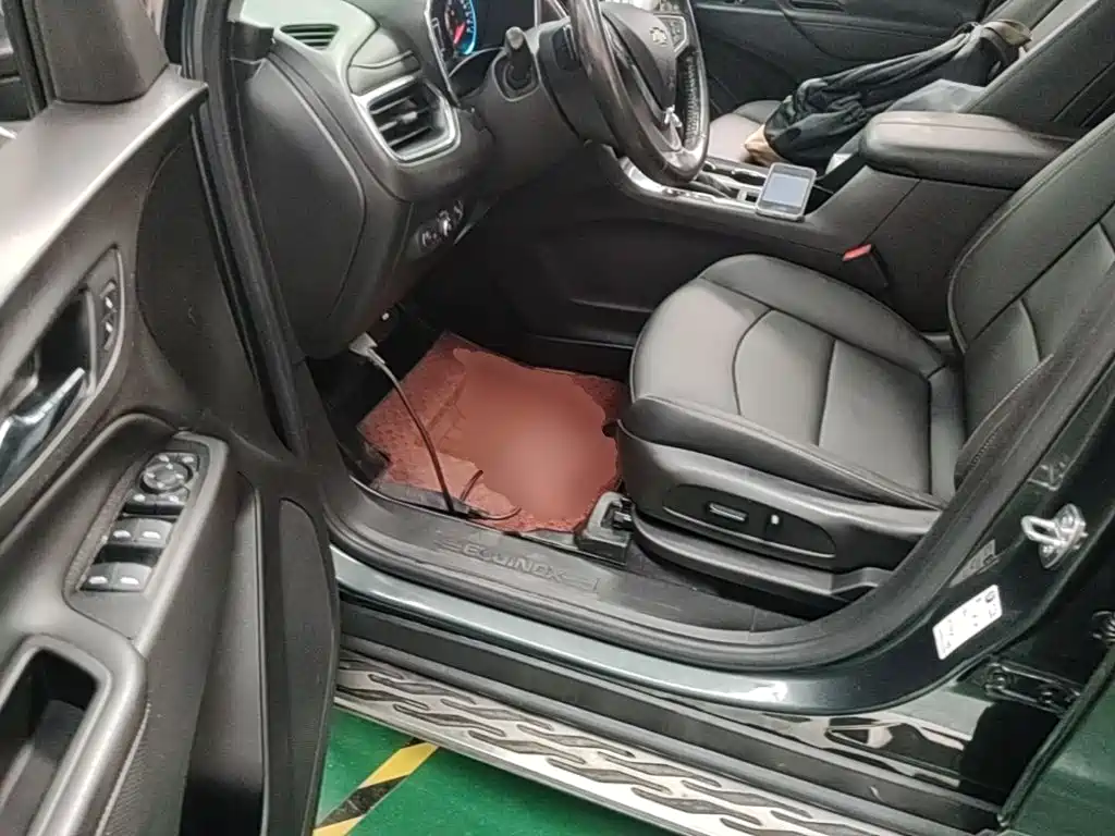 Chevrolet Equinox — миниатюра 16
