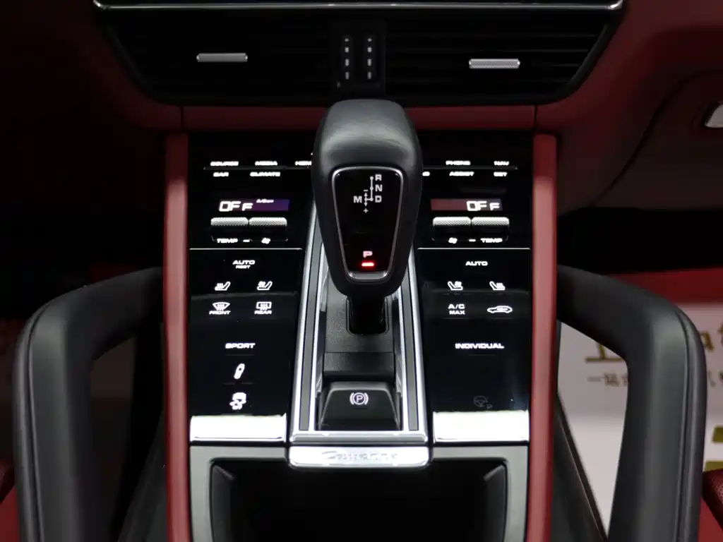 Porsche Cayenne — миниатюра 25