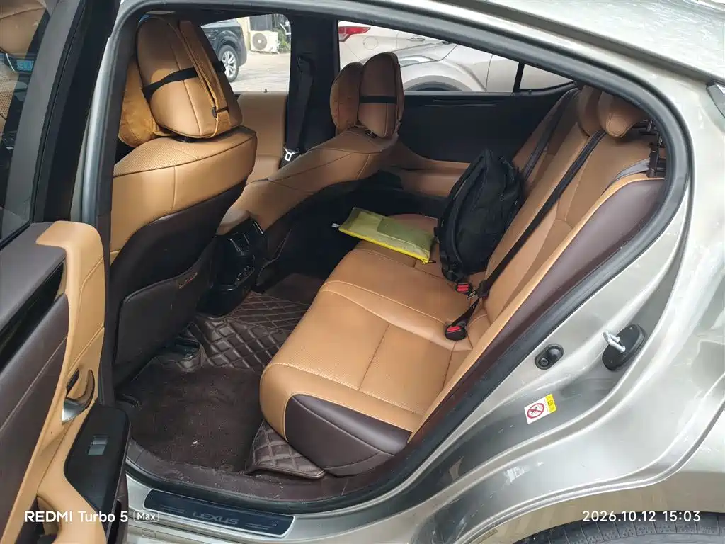 Lexus ES — миниатюра 7