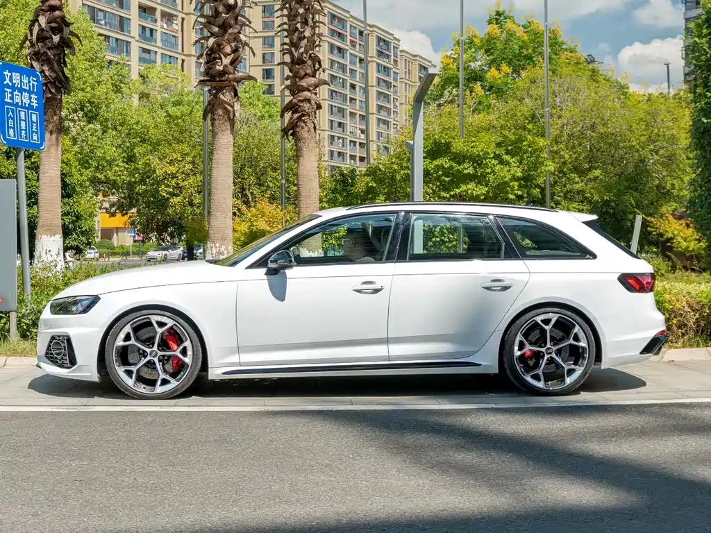 Audi RS 4 2024 RS4 Avant