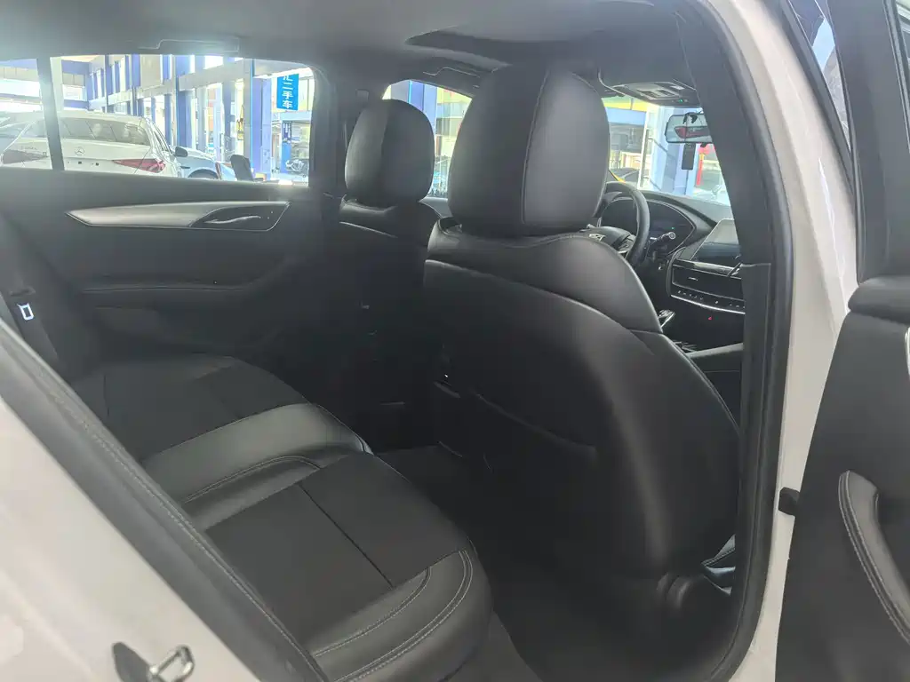 Cadillac CT5 — миниатюра 7
