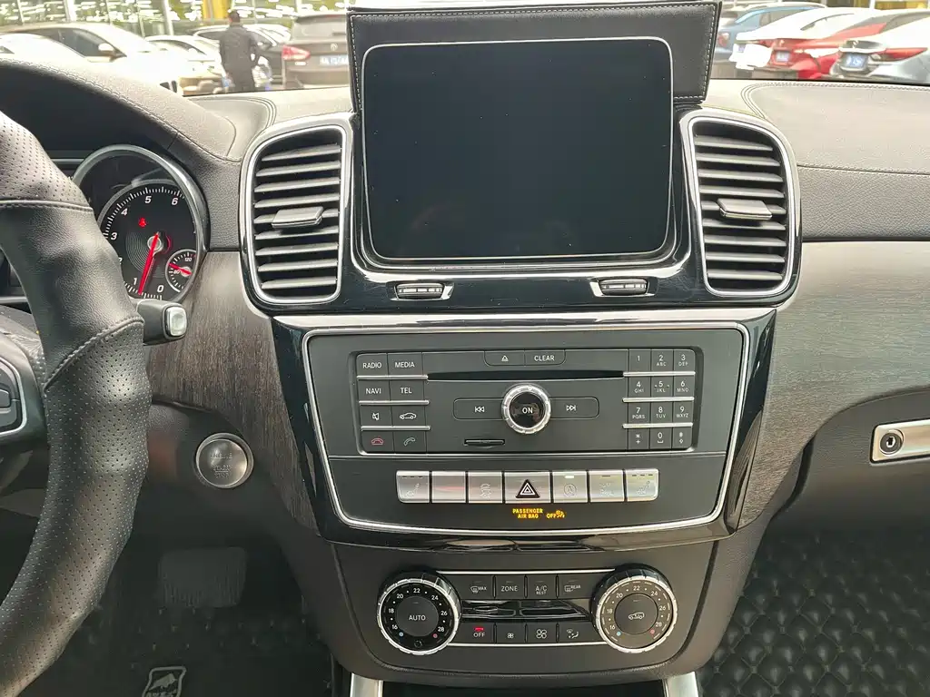 Mercedes-Benz GLE Coupe — миниатюра 7