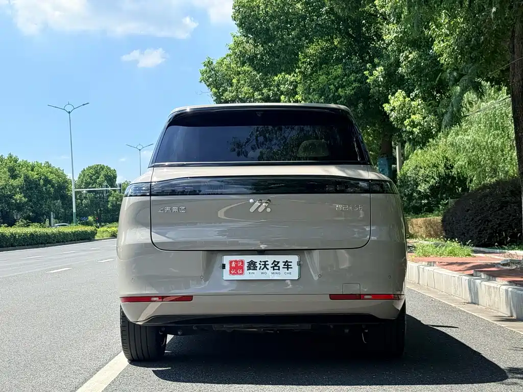 IM 智己LS8 — миниатюра 3