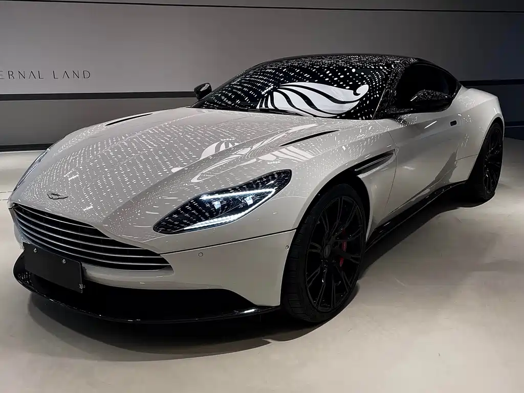 Aston Martin DB11 2023