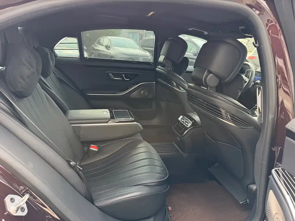 Mercedes-Benz S-Class — миниатюра 11