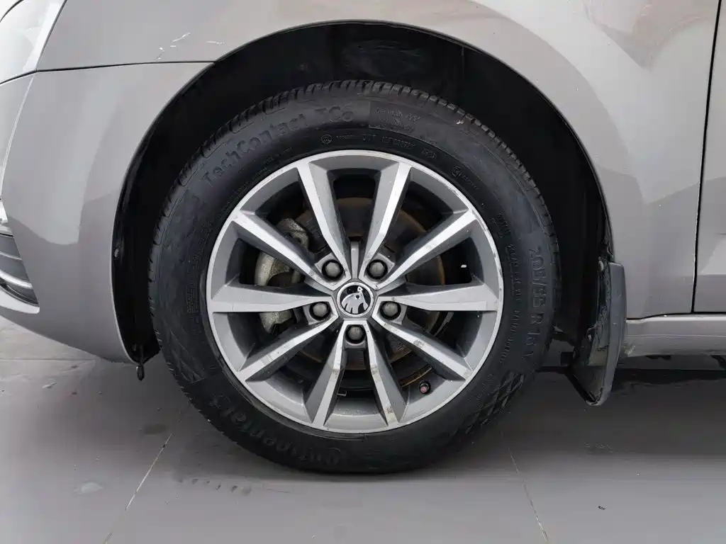 Skoda Octavia — миниатюра 17
