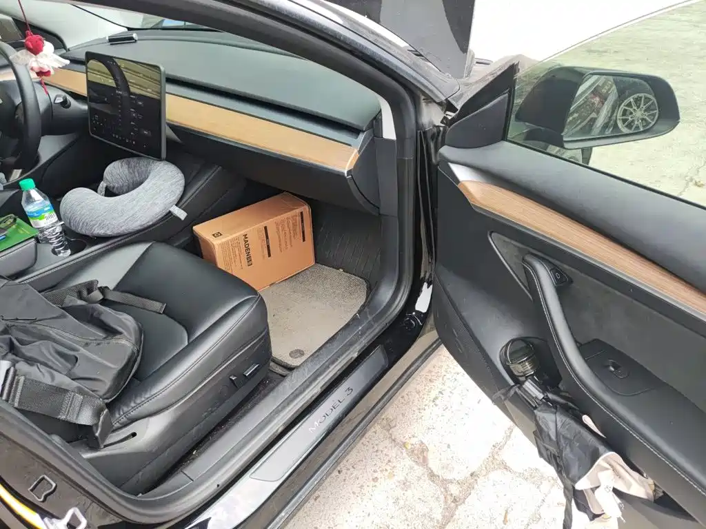 Tesla Model 3 — миниатюра 19
