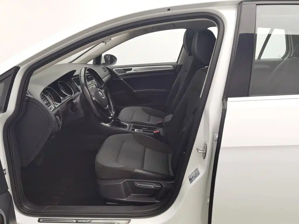 Volkswagen Golf — миниатюра 10