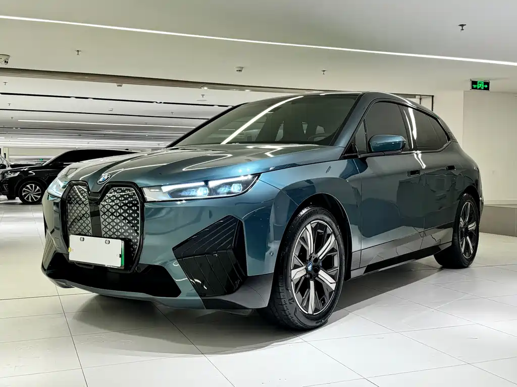 BMW iX 2025