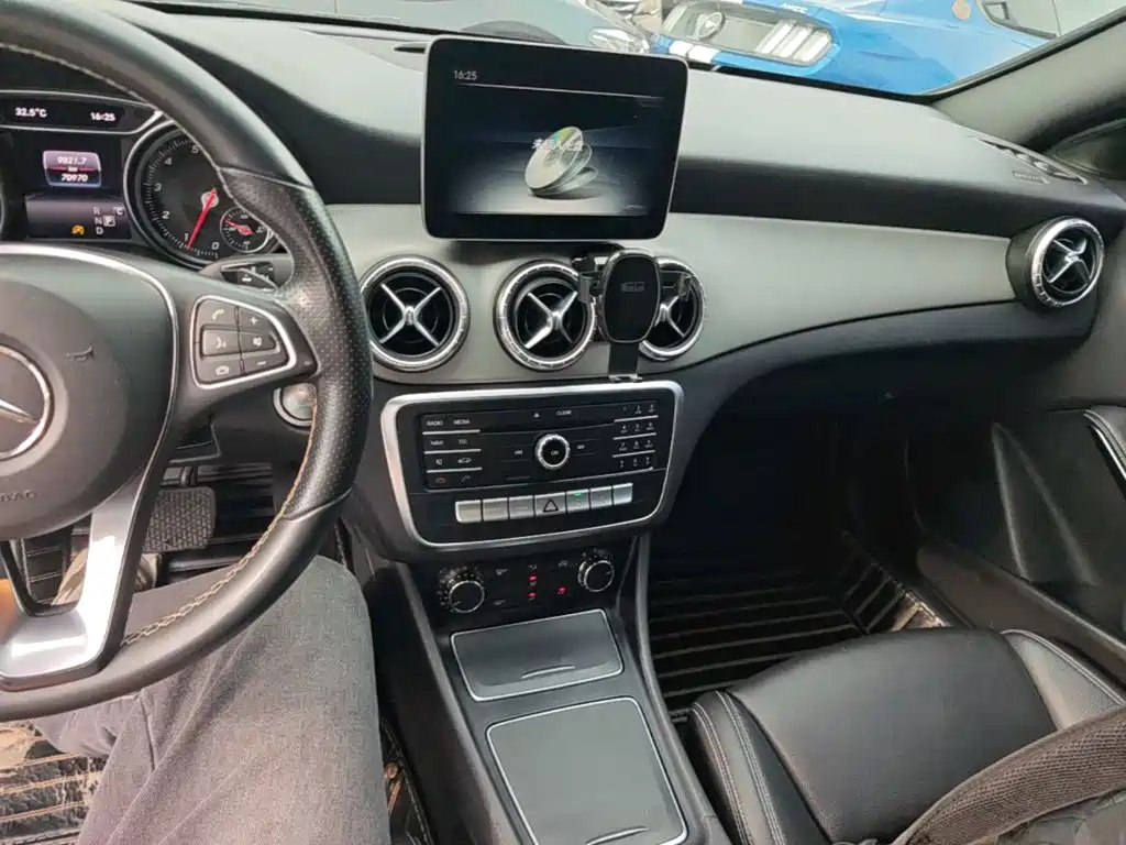 Mercedes-Benz CLA (Import) — миниатюра 13