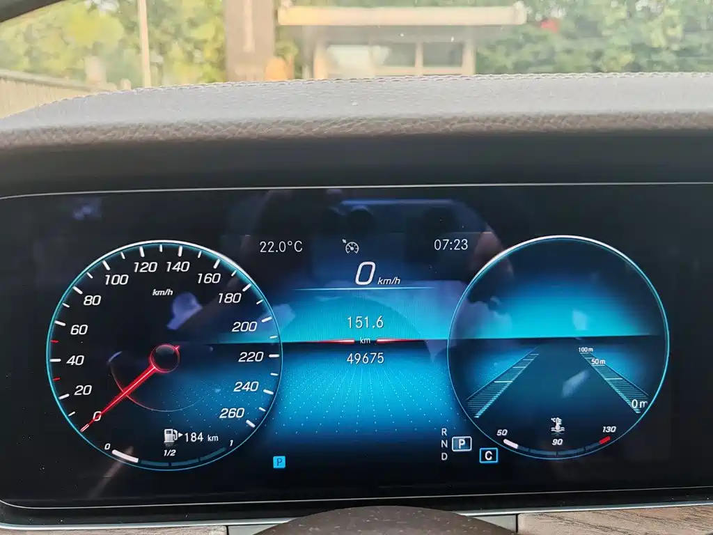 Mercedes-Benz E-Class — миниатюра 15