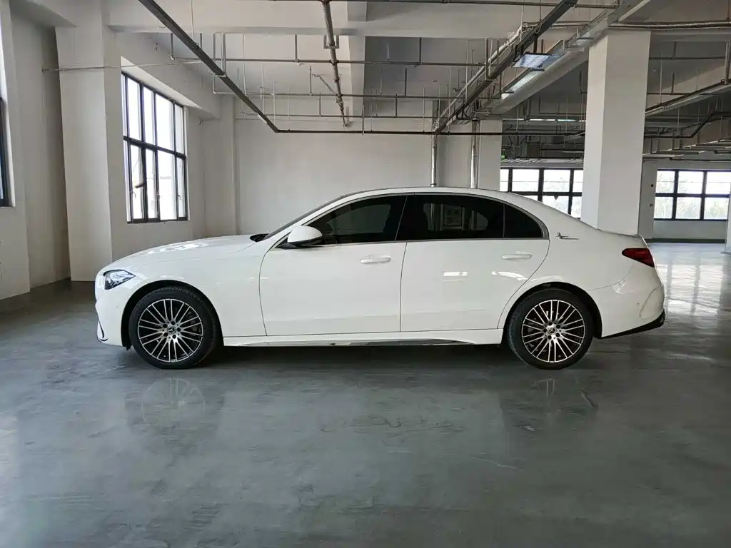 Mercedes-Benz C-Class — миниатюра 6