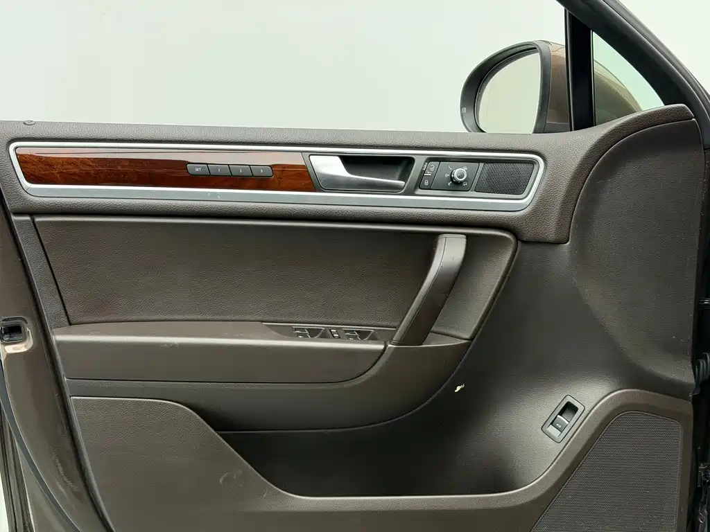 Volkswagen Touareg — миниатюра 12