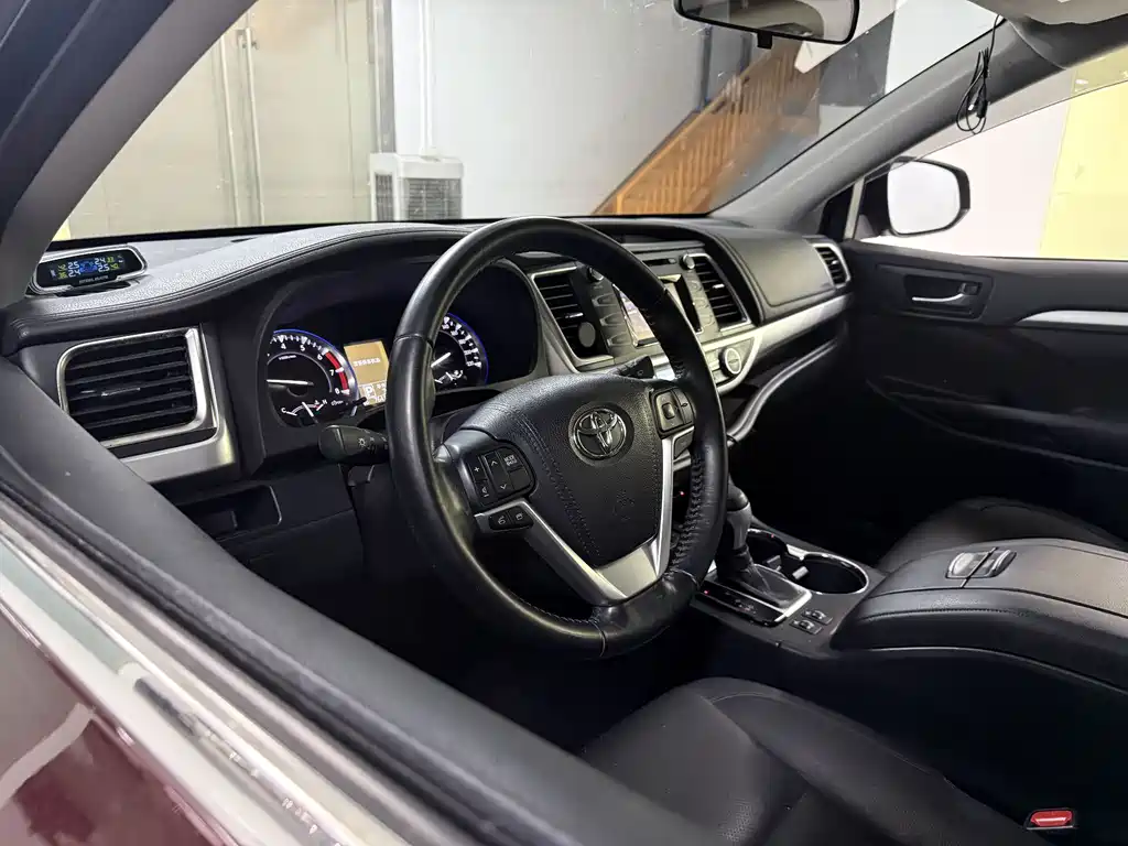 Toyota Highlander — миниатюра 8