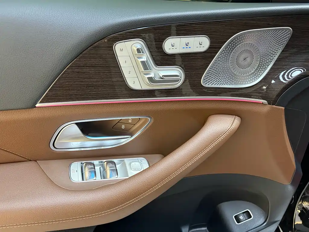 Mercedes-Benz GLE (Import) — миниатюра 14