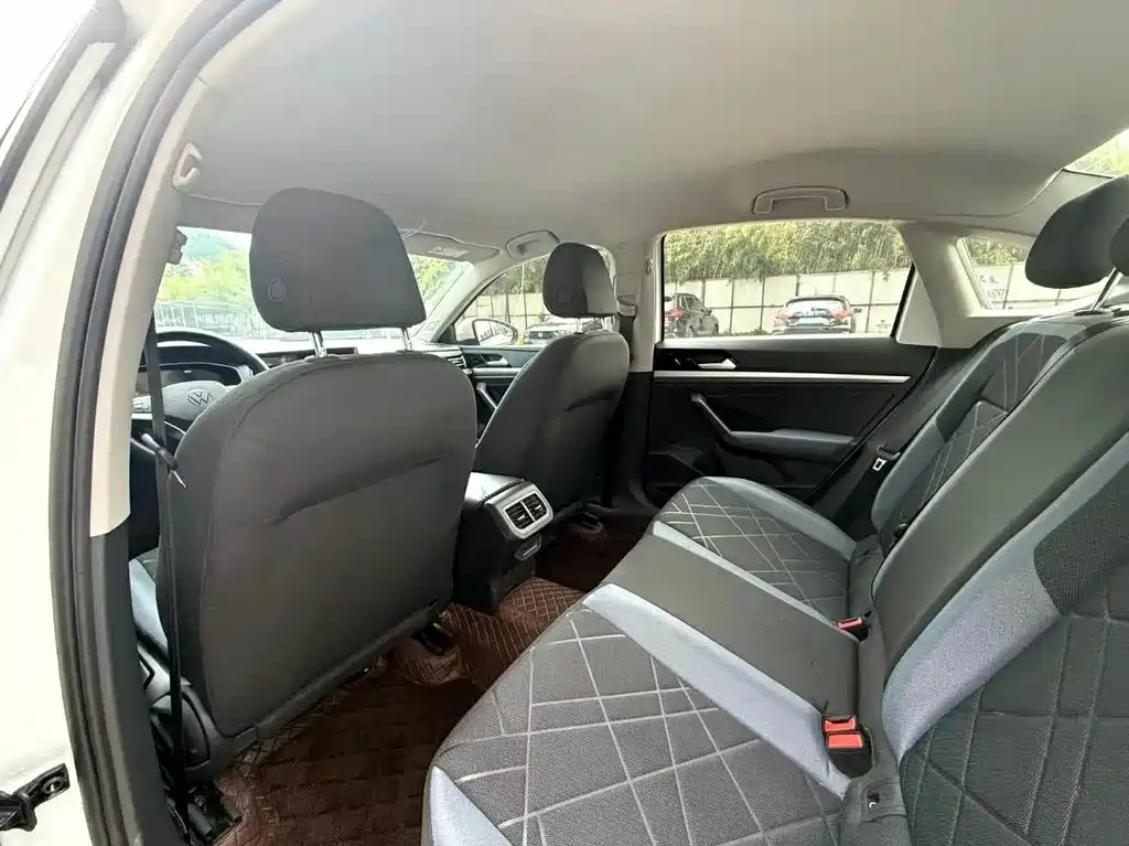 Volkswagen Lavida — миниатюра 8