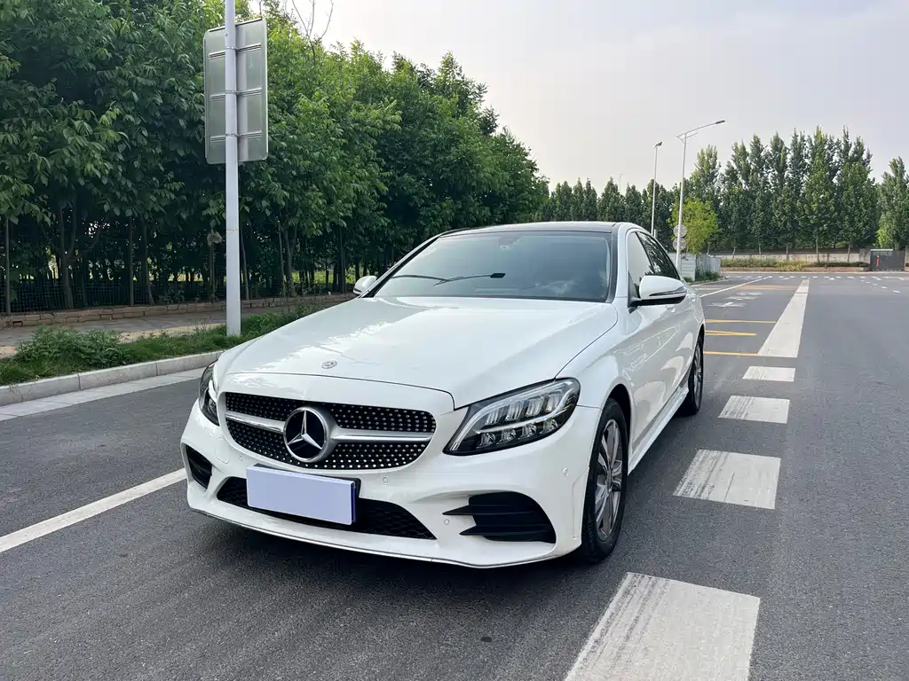 Mercedes-Benz C-Class 2021