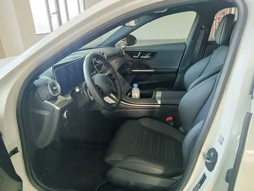 Mercedes-Benz C-Class — миниатюра 8