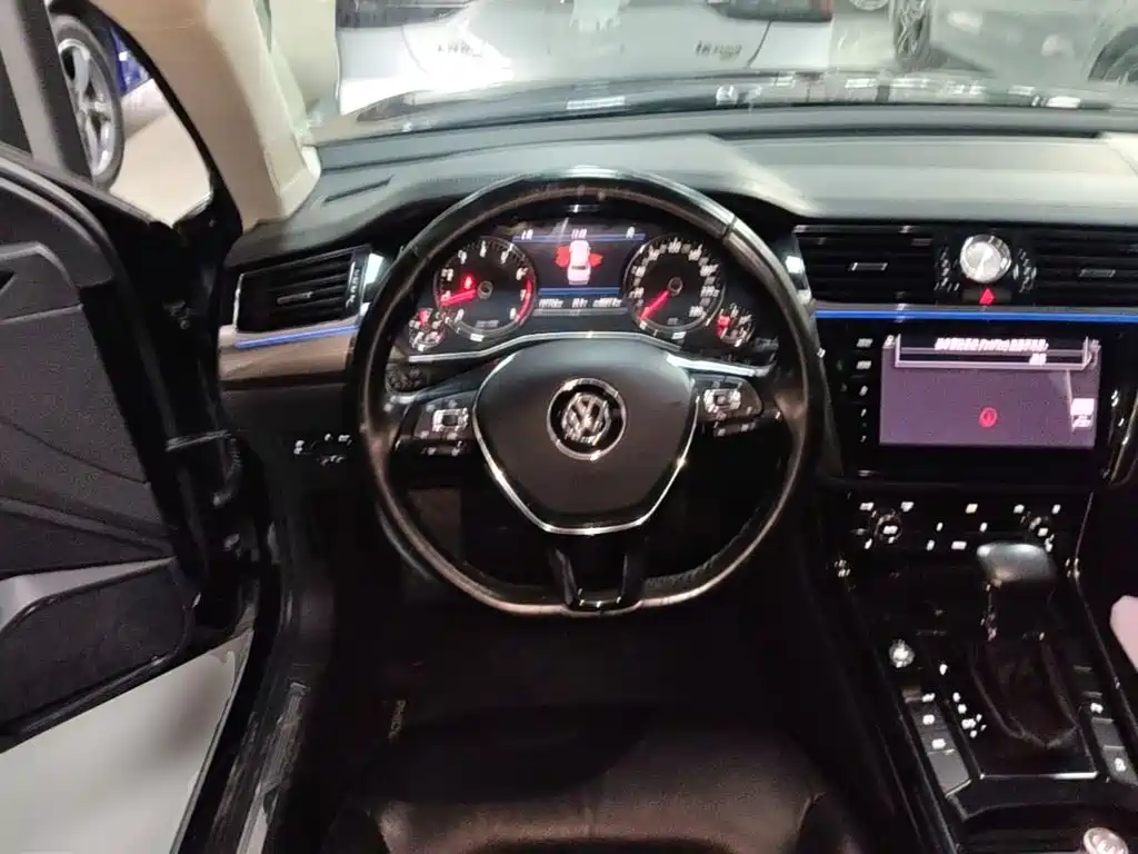 Volkswagen Phideon — миниатюра 11