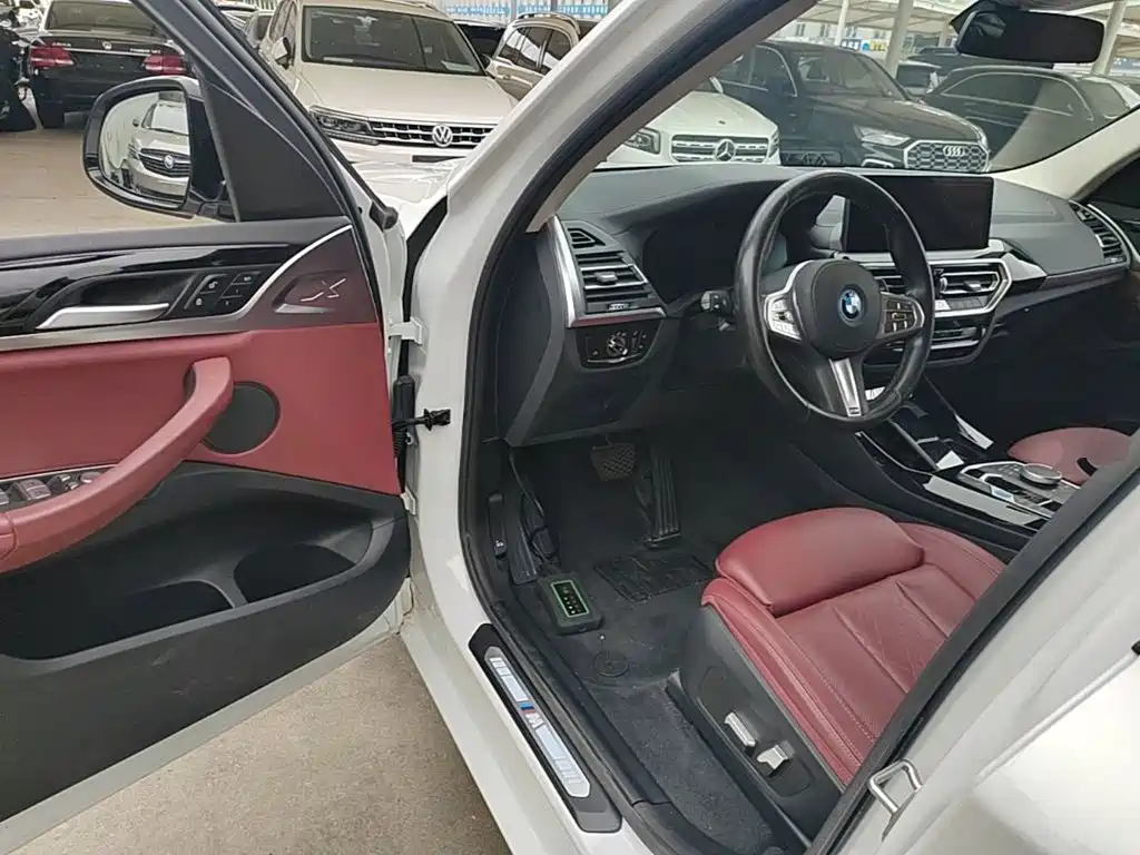 BMW iX3 — миниатюра 16