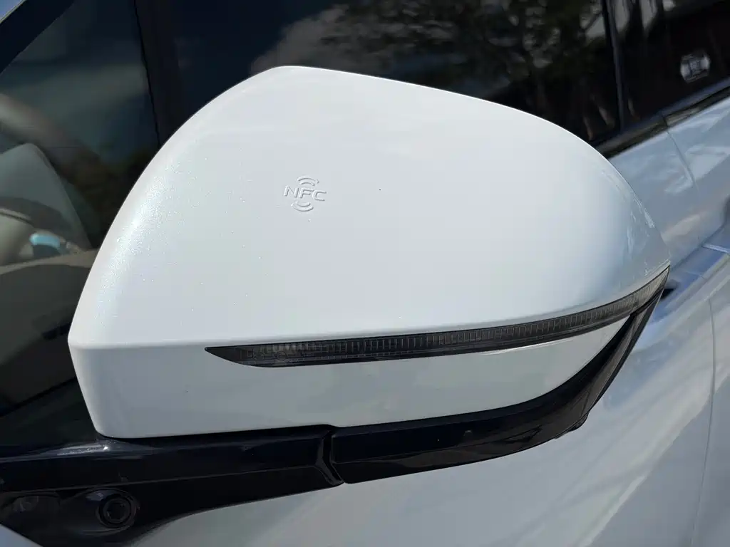 BYD Xia — миниатюра 13