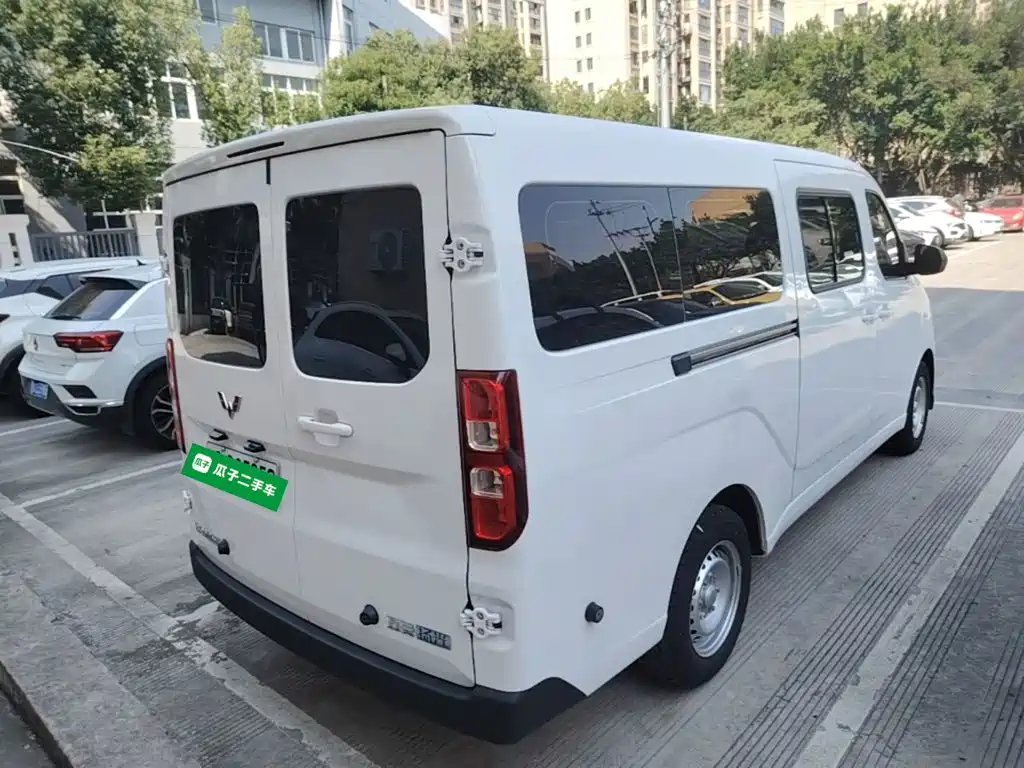 Wuling Yangguang — миниатюра 7