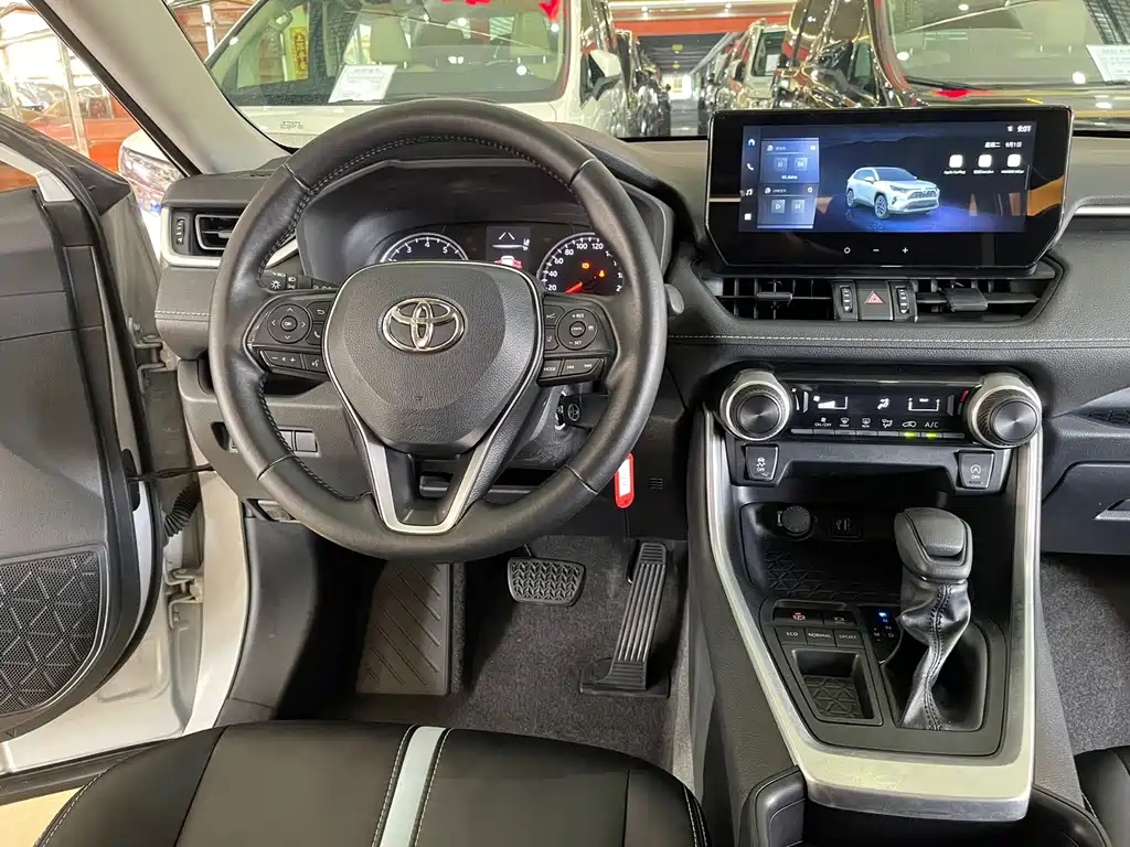 Toyota RAV4 — миниатюра 14