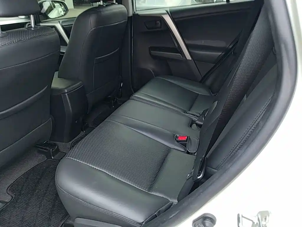 Toyota RAV4 — миниатюра 17