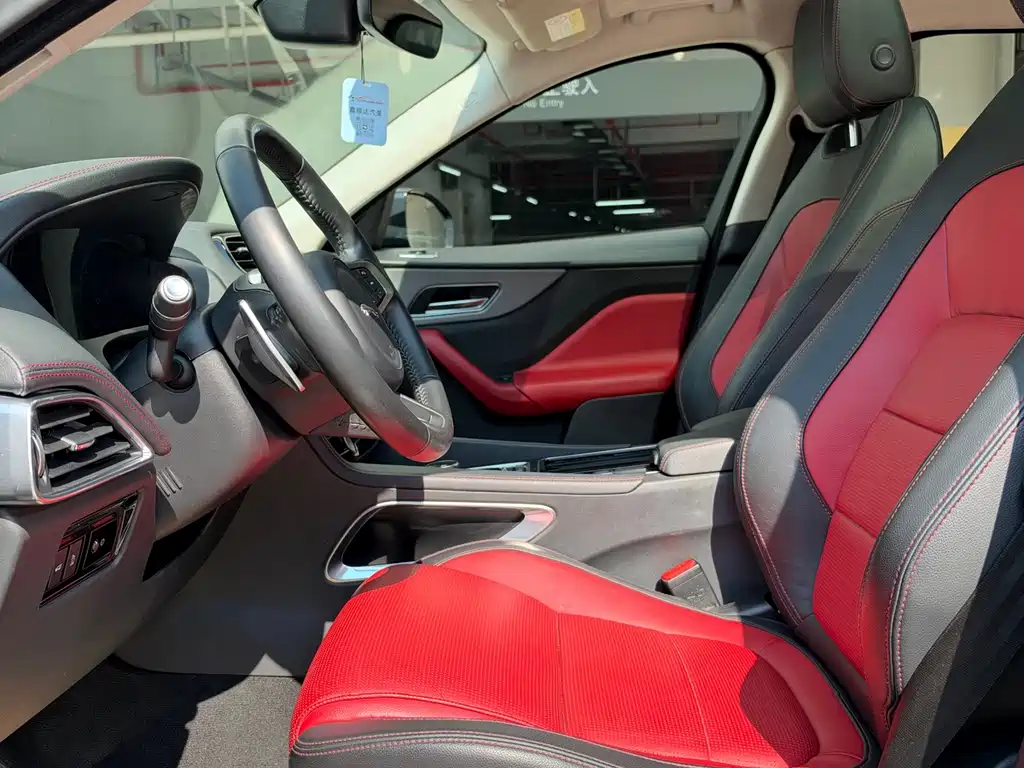 Jaguar F-PACE — миниатюра 6