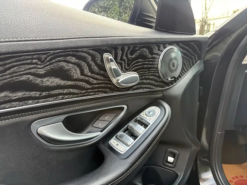 Mercedes-Benz C-Class — миниатюра 14