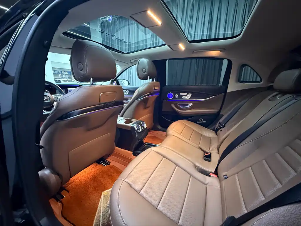 Mercedes-Benz E-Class — миниатюра 8