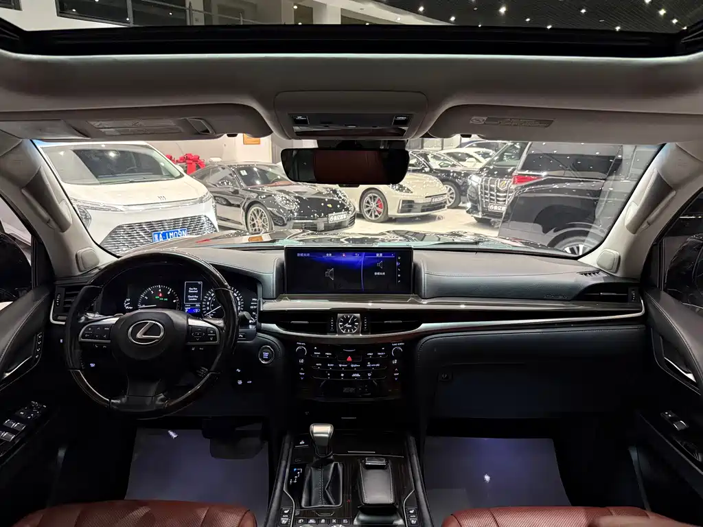 Lexus LX — миниатюра 6