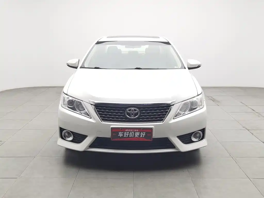 Toyota Camry — миниатюра 3