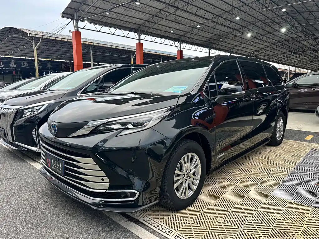 Toyota Sienna — миниатюра 3