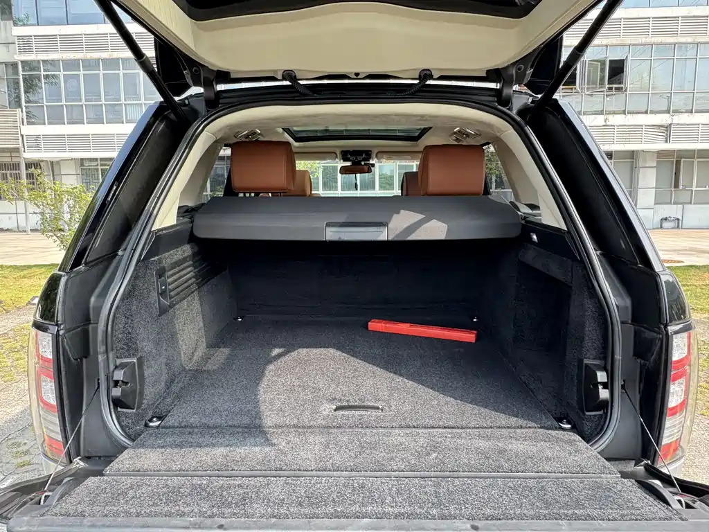 Land Rover Range Rover — миниатюра 17