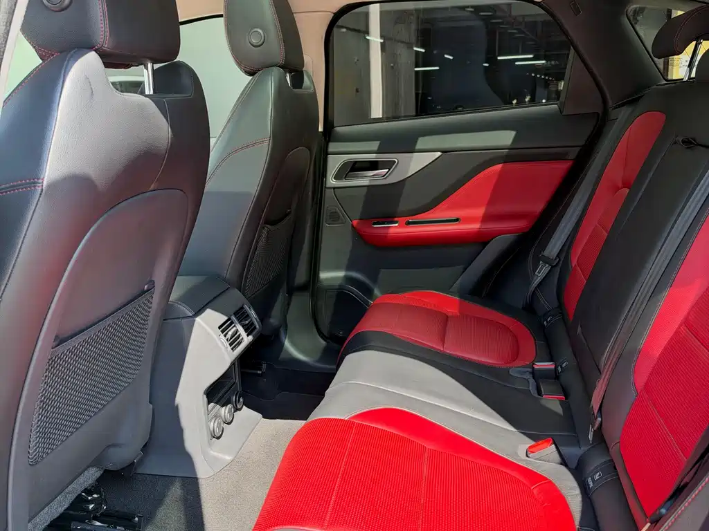 Jaguar F-PACE — миниатюра 9