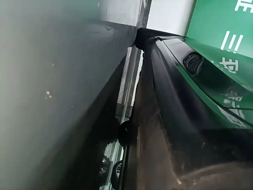 Tesla Model 3 — миниатюра 21