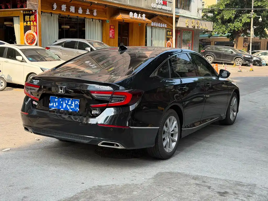 Honda Accord — миниатюра 7