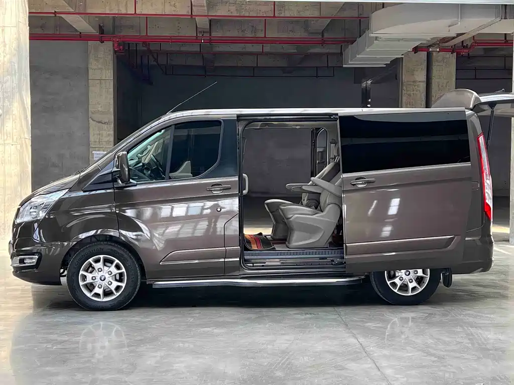 Ford Tourneo — миниатюра 8