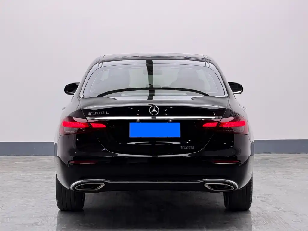 Mercedes-Benz E-Class — миниатюра 5