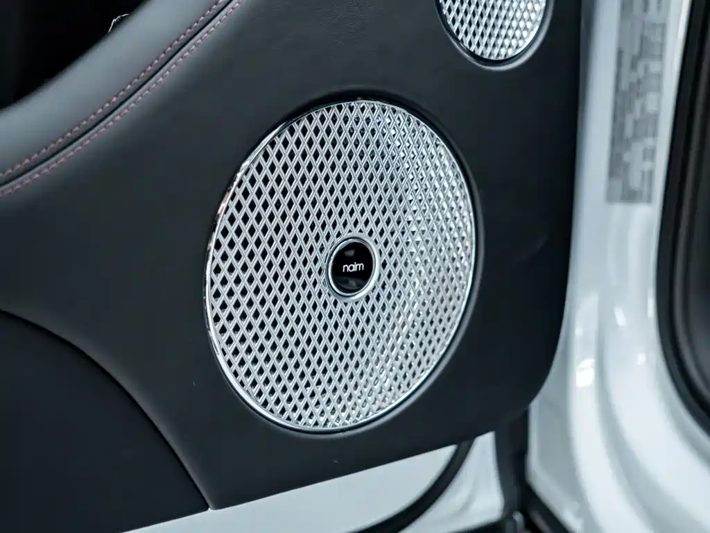 Bentley Bentayga — миниатюра 17