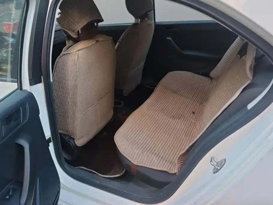 Volkswagen Santana — миниатюра 11