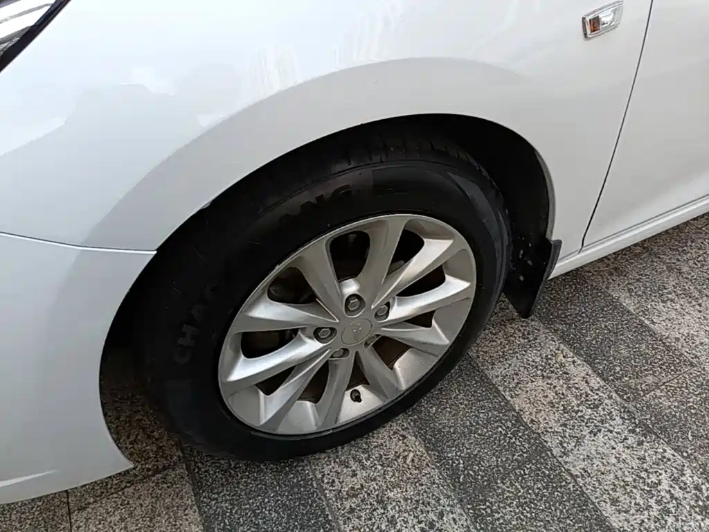 Chevrolet Cruze — миниатюра 23