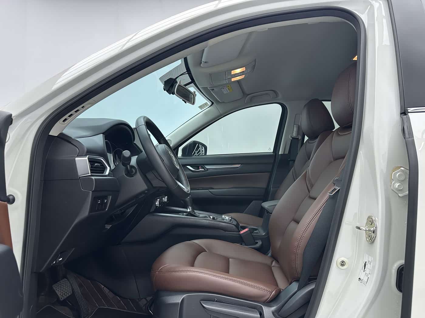 Mazda CX-5 2.0 л 2024 г. Белый, пробег 9000 км