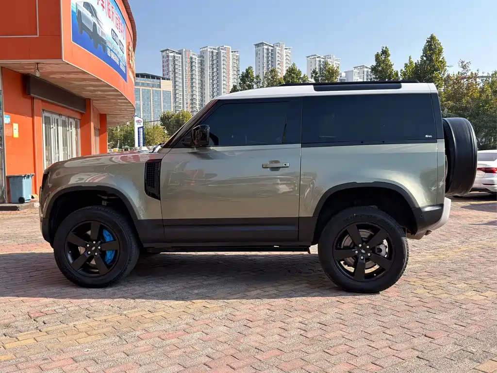 Land Rover Defender — миниатюра 3